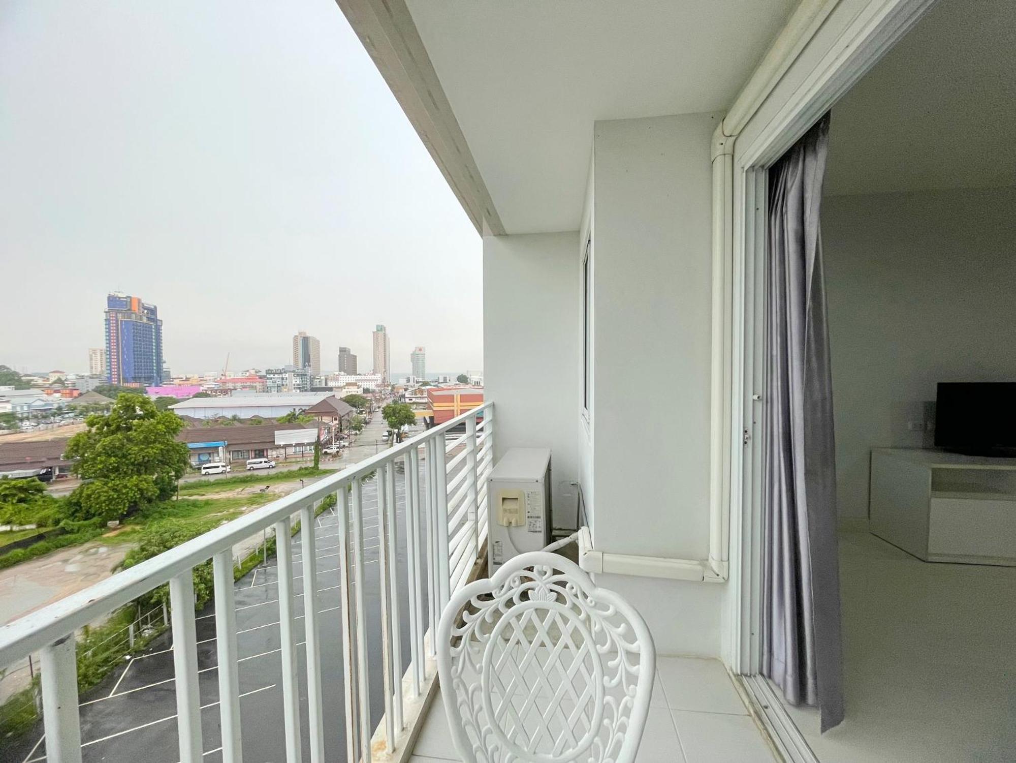Baan Pattaya By Sabai Exterior foto